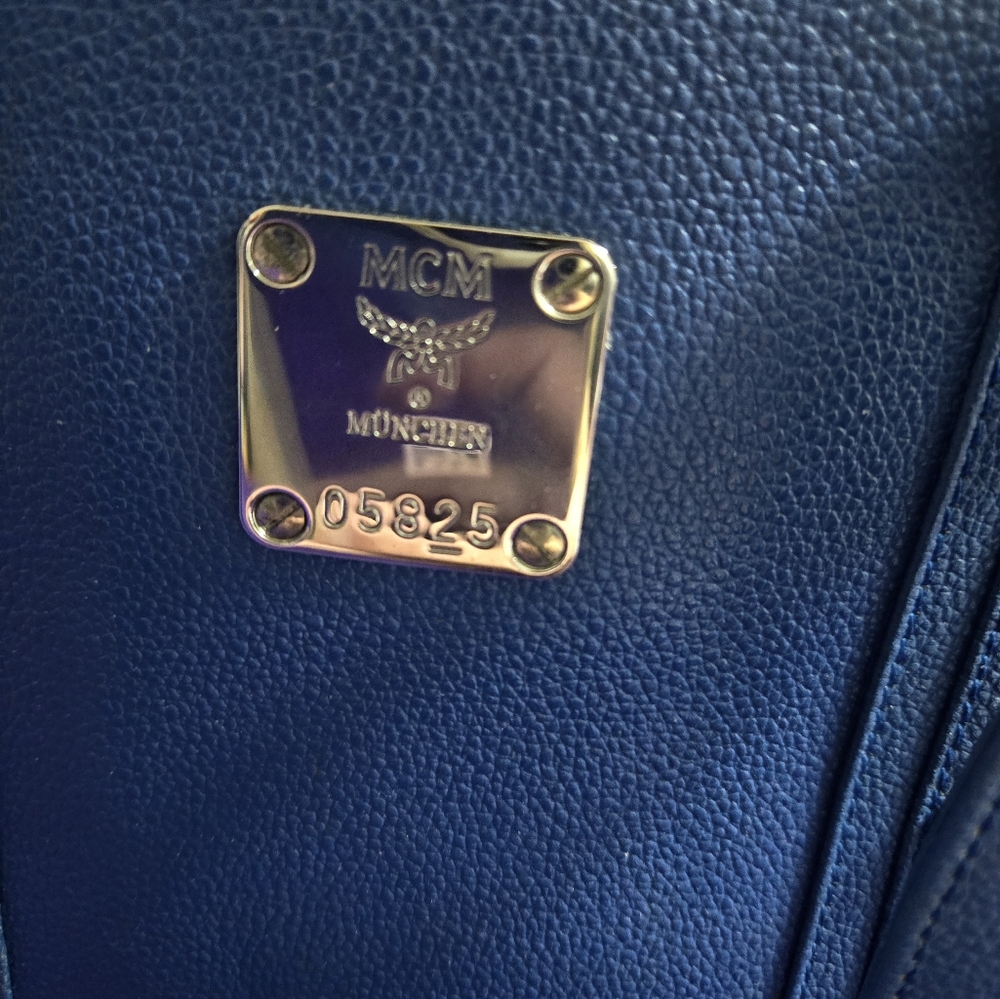 EUC MCM ROYAL BLUE LEATHER FLAP TOTE BUCKET BAG - Picture 13 of 13